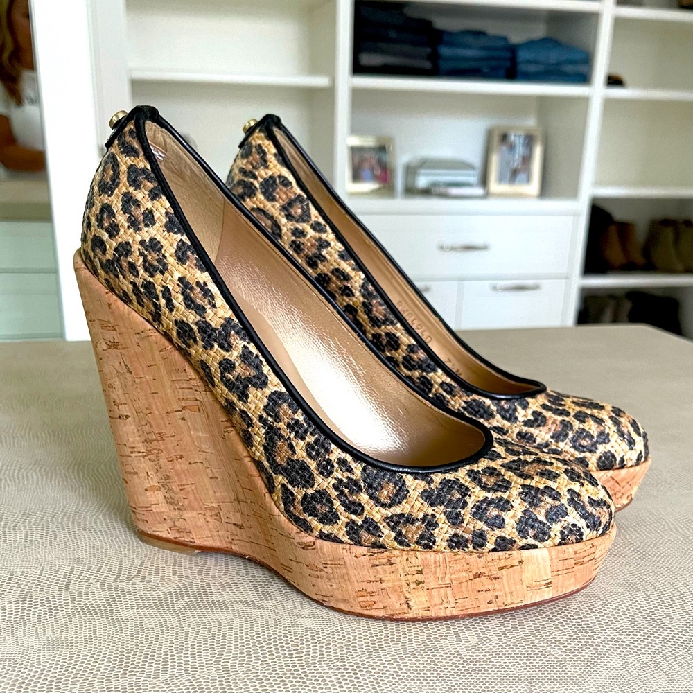 Stuart Wietzman 7.5 never worn 5” platform heels